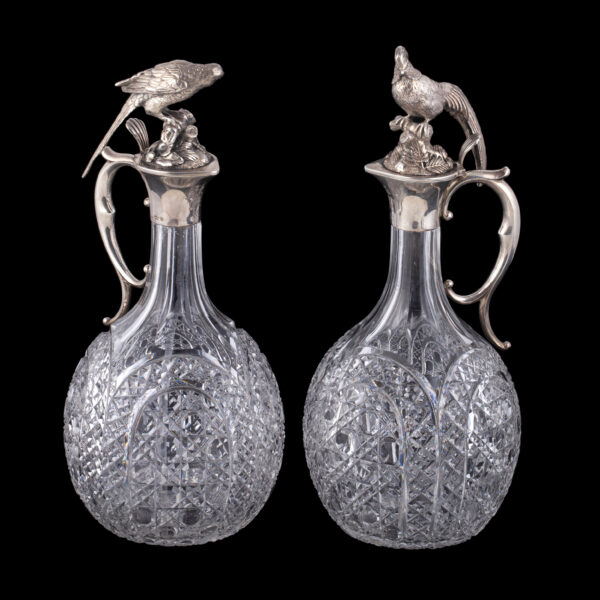 Lot 0053 <br/>A rare Russian pair of silver-gilt and cut-crystal decanters <br/>Estimate: 12000-15000€