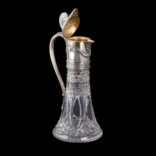 Lot 0054 <br/>A massive Faberge silver-gilt and cut-crystal decanter in neoclassical style <br/>Estimate: 25000-35000€ - Image 3