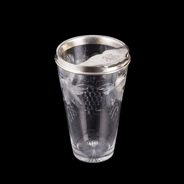 Lot 0056 <br/>A Russian silver-gilt and cut crystal moustache beer beaker <br/>Estimate: 2500-3500€