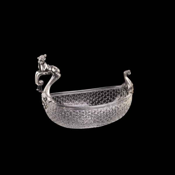 Lot 0057 <br/>A rare Faberge art-nouveau style silver and cut crystal kovsh "Mermaid" <br/>Estimate: 25000-35000€ - Image 2