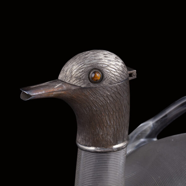 Lot 0058 <br/>An interesting Russian decanter in the shape of a duck <br/>Estimate: 12000-15000€ - Image 2