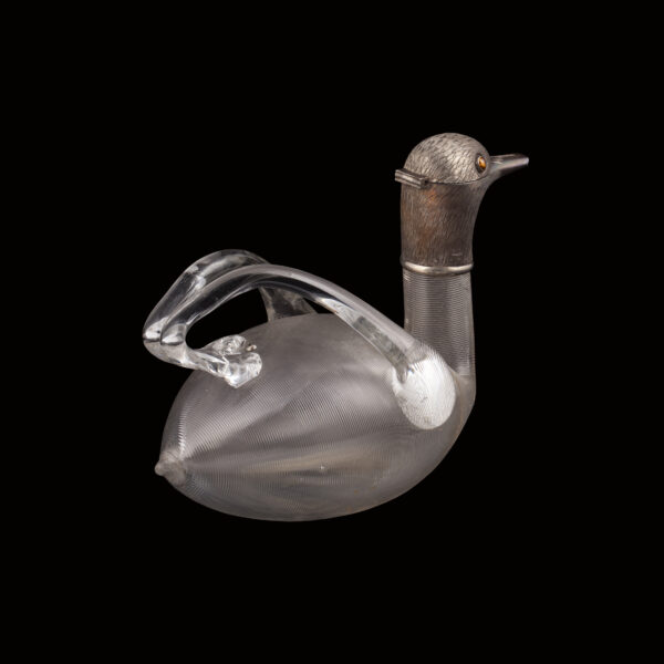 Lot 0058 <br/>An interesting Russian decanter in the shape of a duck <br/>Estimate: 12000-15000€ - Image 5