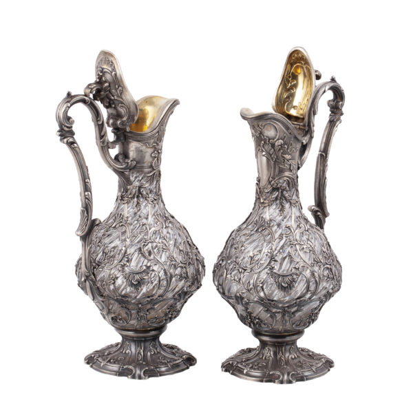 Lot 0060 <br/>An impressive Faberge silver-gilt and cut glass pair of decanters <br/>Estimate: 35000-45000€ - Image 6