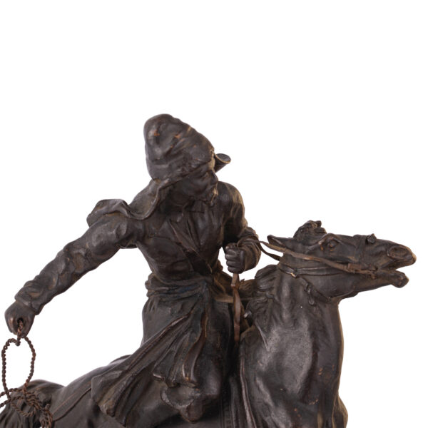 Lot 0006 <br/>A Russian bronze composition “Little Kyrgyz or Bashkir the herdsman” <br/>Estimate: 2000-3000€ - Image 8