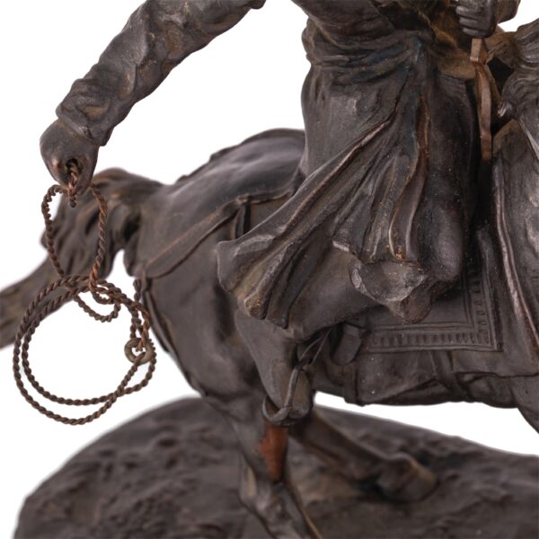 Lot 0006 <br/>A Russian bronze composition “Little Kyrgyz or Bashkir the herdsman” <br/>Estimate: 2000-3000€ - Image 9