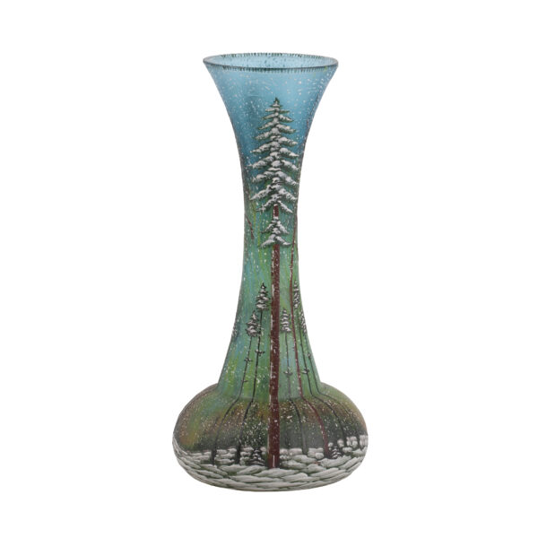 Lot 0077 <br/>A rare Russian coloured vase with a winter landscape <br/>Estimate: 12000-15000€ - Image 2