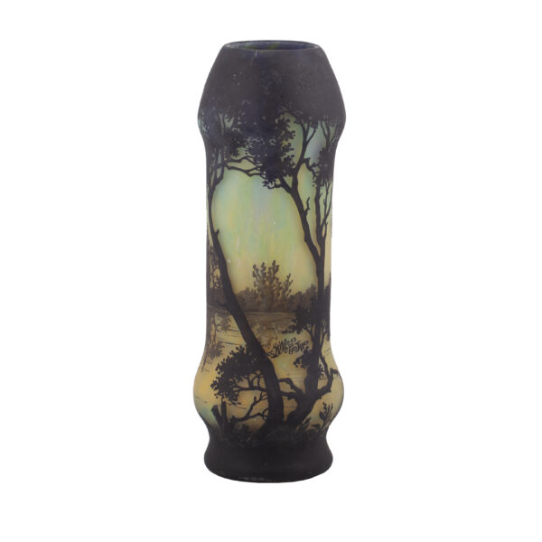 Lot 0078 <br/>A rare Russian cameo glass vase with a river landscape <br/>Estimate: 10000-12000€