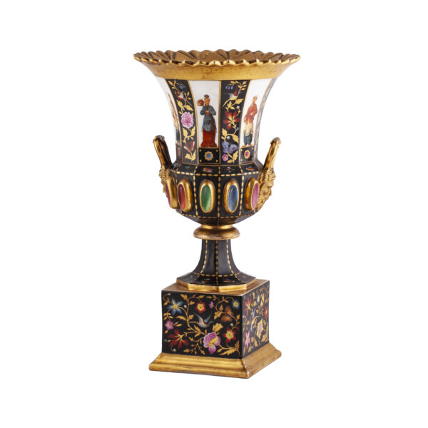 Lot 0085 <br/>A rare Russian porcelain, gilded and painting vase in chinoiserie style. Period of Emperor Nikolay I <br/>Estimate: 3000-3500€