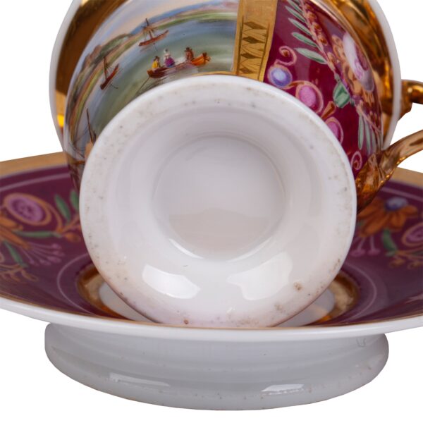 Lot 0087 <br/>An interesting Russian porcelain coffee set featuring views of Feodosia <br/>Estimate: 2500-3000€ - Image 4