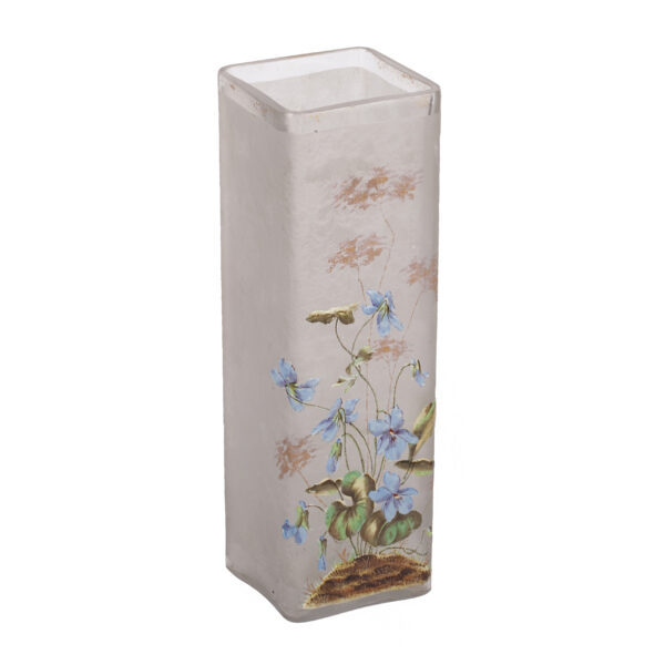 Lot 0092 <br/>A 20th-century Montjoye Art Nouveau vase adorned with viola motifs <br/>Estimate: 600-700€