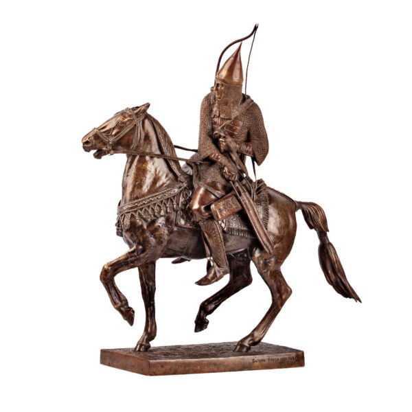 Lot 0009 <br/>A very rare Russian bronze composition ”Russian Knight – Vityaz” <br/>Estimate: 35000-45000€