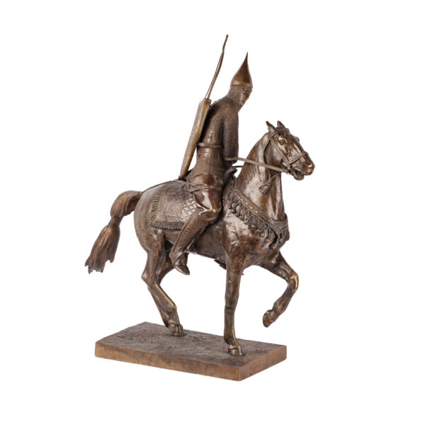 Lot 0009 <br/>A very rare Russian bronze composition ”Russian Knight – Vityaz” <br/>Estimate: 35000-45000€ - Image 6