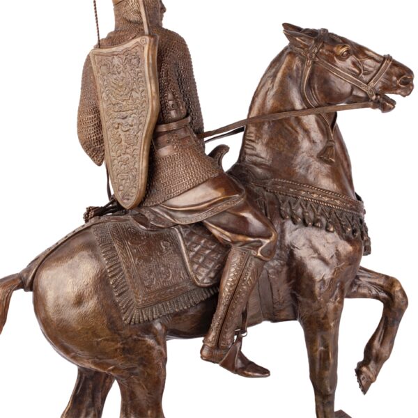 Lot 0009 <br/>A very rare Russian bronze composition ”Russian Knight – Vityaz” <br/>Estimate: 35000-45000€ - Image 8