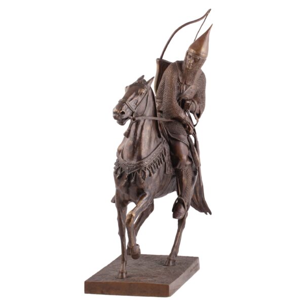 Lot 0009 <br/>A very rare Russian bronze composition ”Russian Knight – Vityaz” <br/>Estimate: 35000-45000€ - Image 12