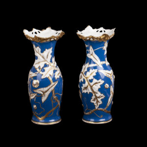 Lot 0163 <br/>Pair of Russian Porcelain Vases with a Floral Decoration by Gardner <br/>Estimate: 1000-1200€
