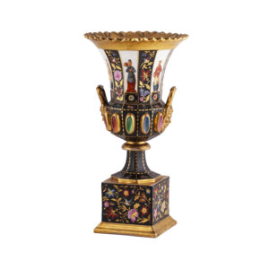 Lot 0164 <br/>Rare Russian Porcelain, Gilded and Painting Vase in Chinoiserie Style. Period of Emperor Nikolay I <br/>Estimate: 3000-3500€