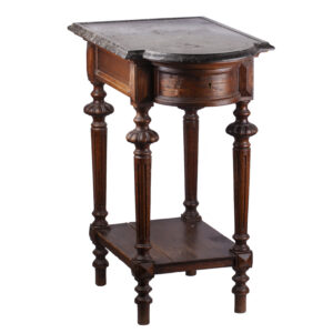 Lot 0189 <br/>Antique Russian Samovar Table <br/>Estimate: 750-1000€