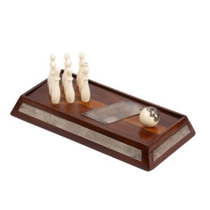 Lot 0038 <br/>Fabergé Rare Commemorative, Card and Chalk Box in the Form of a Skittle Alley <br/>Estimate: 15000-18000€