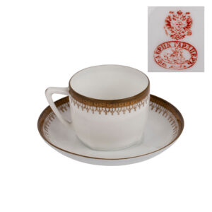 Lot 0130 <br/>Antique Russian Gardner Porcelain Cup and Saucer “Olive & Gold”, Late 19th Century <br/>Estimate: 300-400€