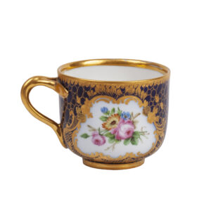 Lot 0131 <br/>Tea Cup from the Cobalt Caillouté Service, Imperial Porcelain Factory, St Petersburg, 1881–1894 <br/>Estimate: 500-600€