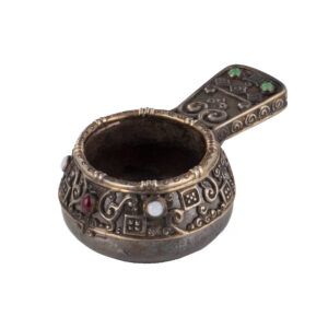 Lot 0155 <br/>Russian Fabergé Jewelled Silver-Mounted Ceramic Kovsh, Moscow, 1908–1917 <br/>Estimate: 9000-12000€