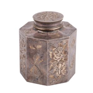 Lot 0182 <br/>Russian Silver Tea Caddy in Oriental Style, I. P. Khlebnikov, Moscow, late 19th century <br/>Estimate: 900-1000€