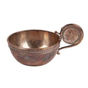 Lot 0183 <br/>Fabergé Silver Charka Inset with Coin, St Petersburg, 1899–1904 <br/>Estimate: 3500-4500€