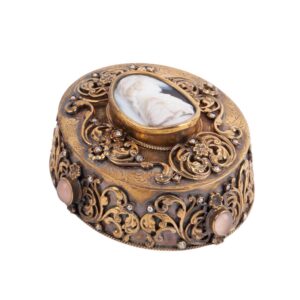 Lot 0190 <br/>Russian Presentation Box with Hardstone Cameo of Grand Duke Pavel Petrovich, St Petersburg, 1772–1783 <br/>Estimate: 6000-8000€