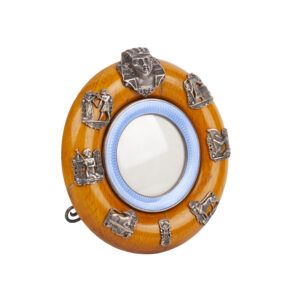 Lot 0193 <br/>Britzin Egyptian-Style Silver and Enamel Photo Frame, St Petersburg, 1908–1917 <br/>Estimate: 2500-3500€