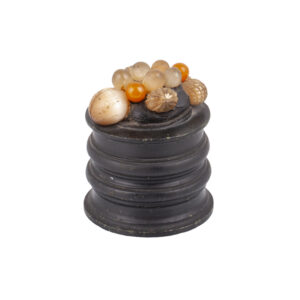 Lot 0238 <br/>Interesting Round Box "Berrys Still life". Ural gemstones <br/>Estimate: 800-1000€