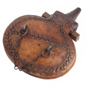 Lot 0334 <br/>Middle Eastern Powder Flask. Islamic Ottoman, 19th century <br/>Estimate: 150-200€