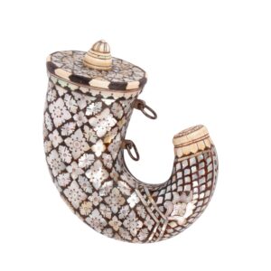 Lot 0338 <br/>“BARUTDAN” POWDER FLASK <br/>Estimate: 4000-5000€