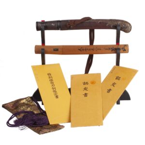 Lot 0394 <br/>Tantō signed “Made by Sukemune”
Period: Late Muromachi (15th–16th century) <br/>Estimate: 5000-6000€
