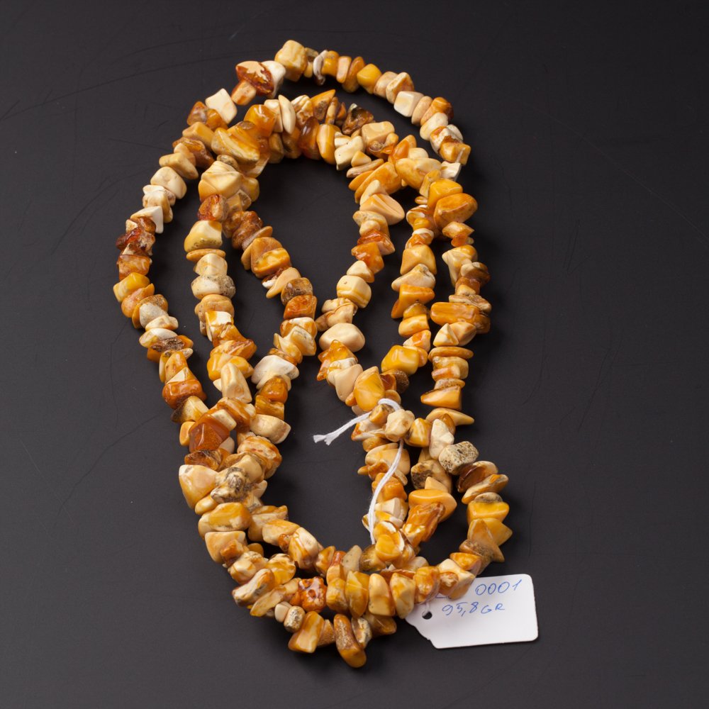 Antique amber necklace. — image 1