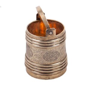 Russian silver-gilt and engraved decorative bucket — image 2
