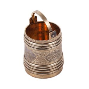 Russian silver-gilt and engraved decorative bucket — image 4
