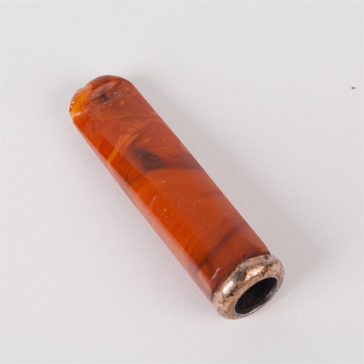 Amber mouthpiece. — image 1