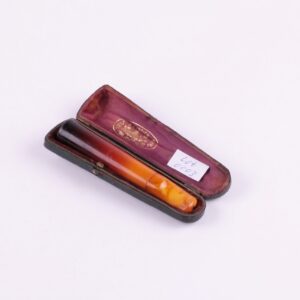 Amber mouthpiece. — image 1