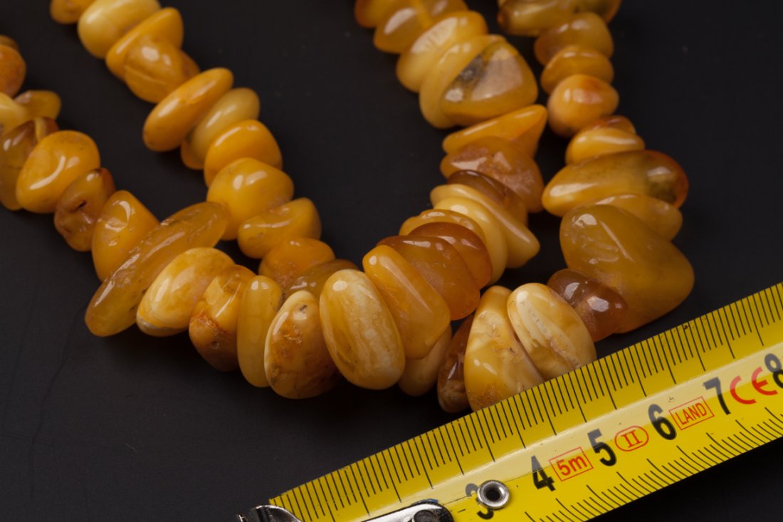 Antique amber necklace. — image 3