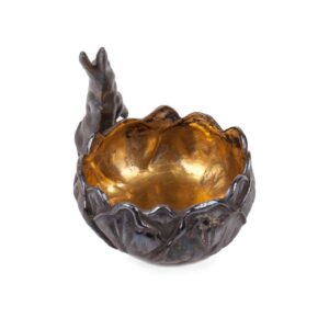 Russian silver-gilt tray with a rabbit figure — image 2