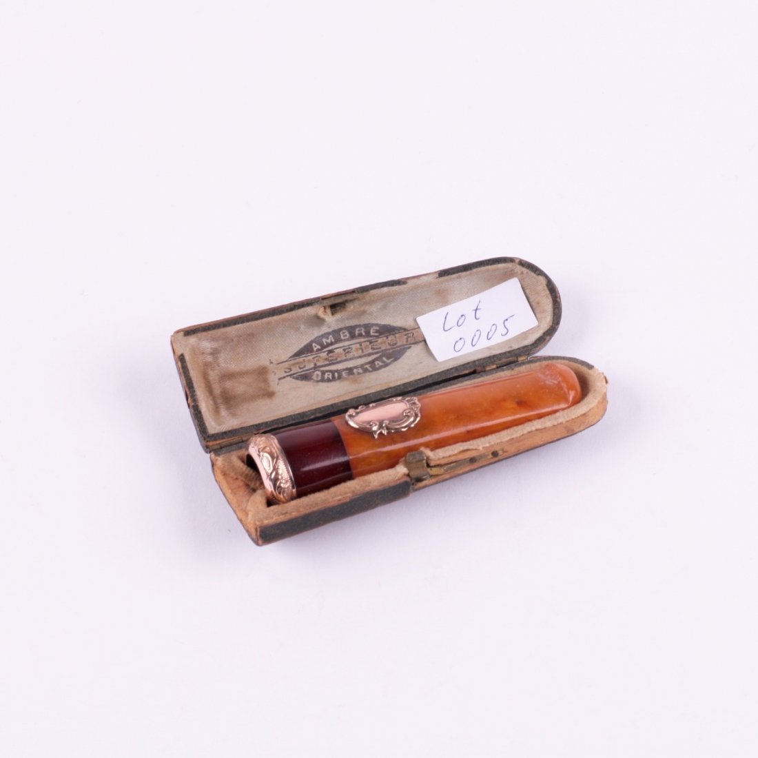Amber mouthpiece. — image 1