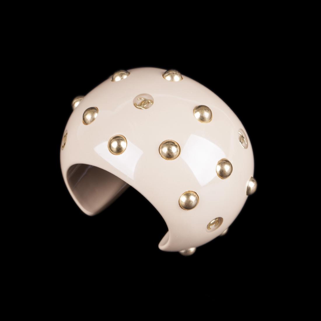 Chanel beige plastique bracelet — image 1