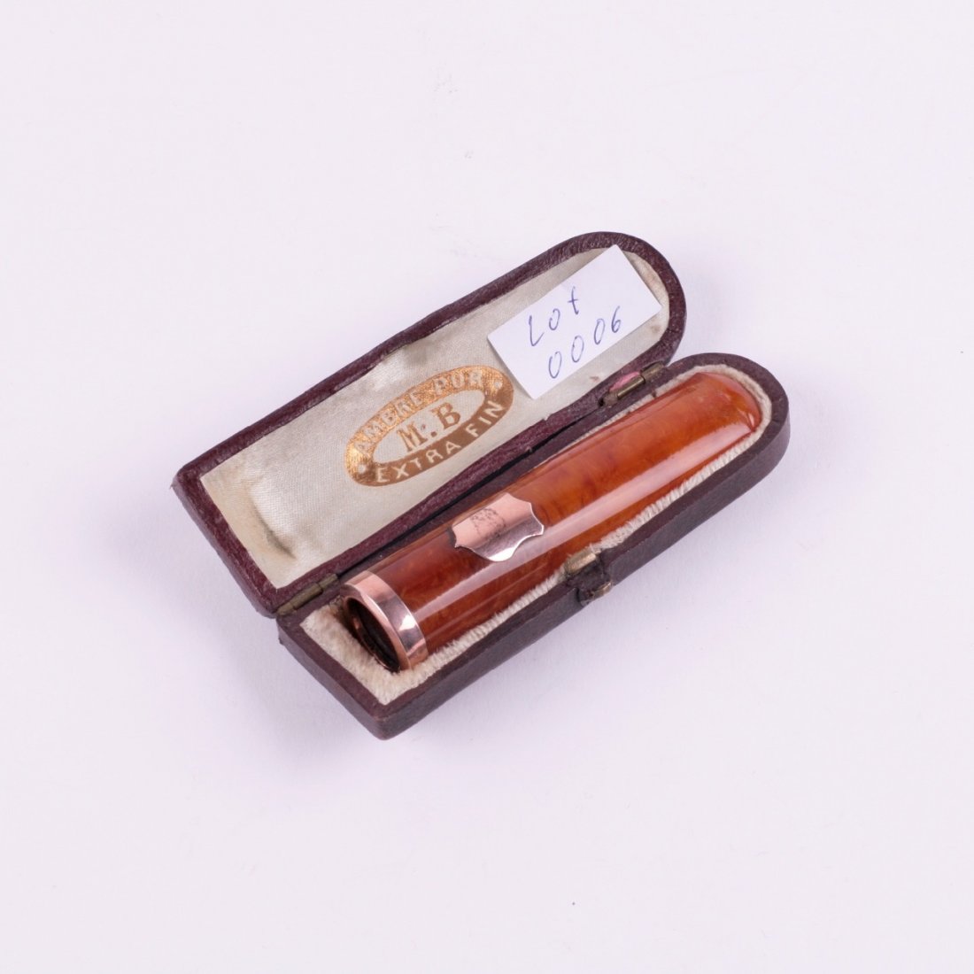 Amber mouthpiece. — image 1