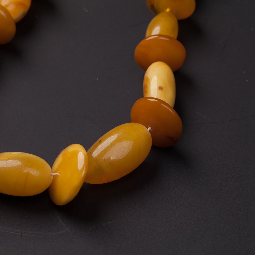 Antique amber necklace. — image 3