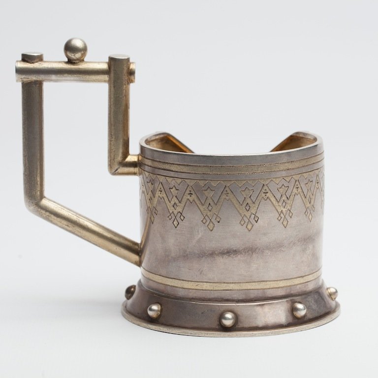Glass-holder in the shape of a frock-coat. — image 3