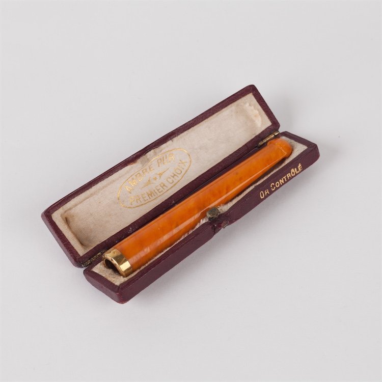 Amber mouthpiece. — image 2