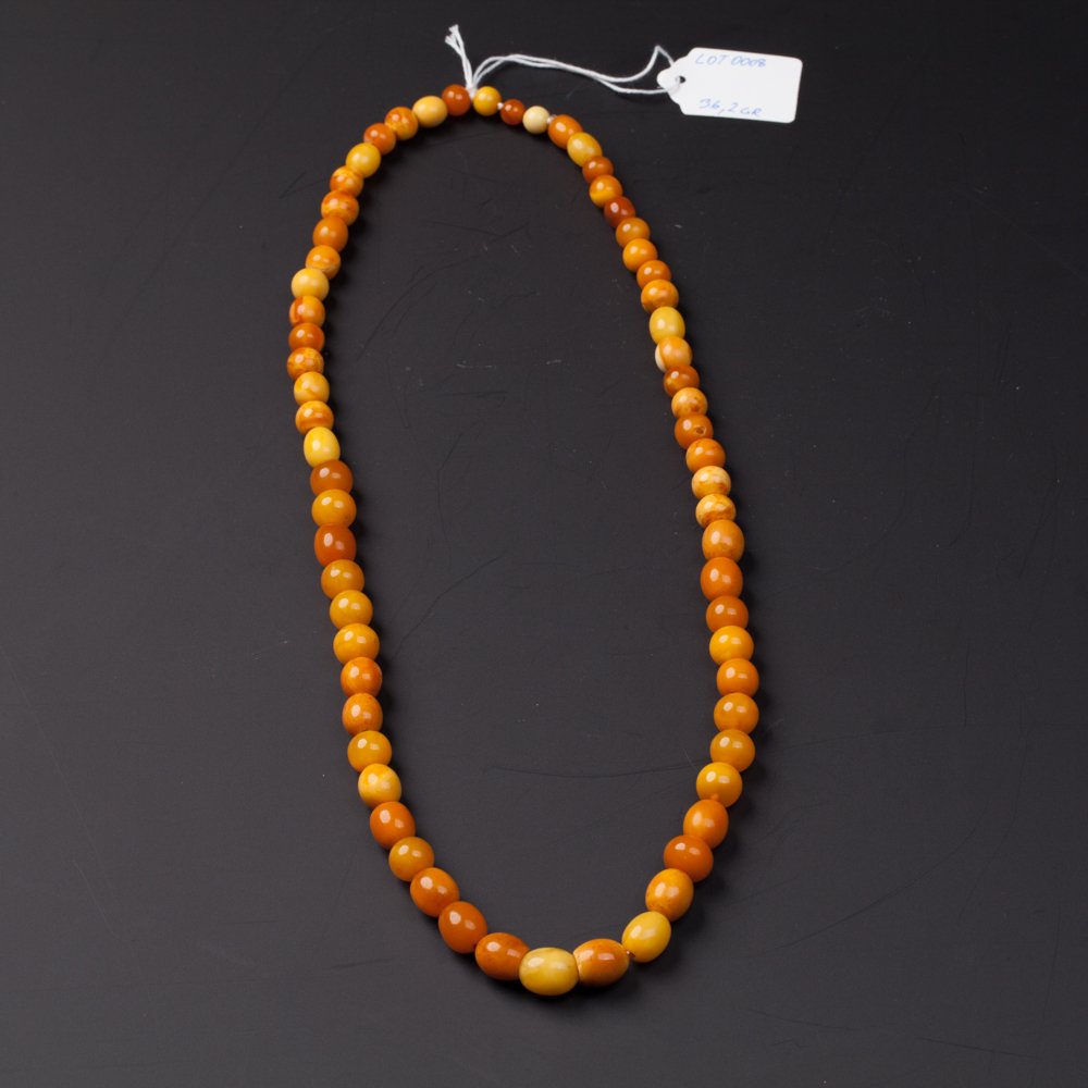 Antique amber necklace. — image 1