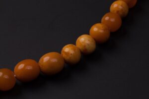 Antique amber necklace. — image 3