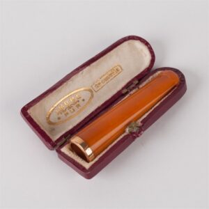 Amber mouthpiece in case. — image 2