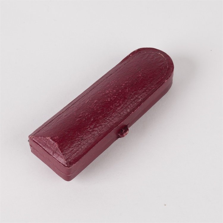 Amber mouthpiece in case. — image 3